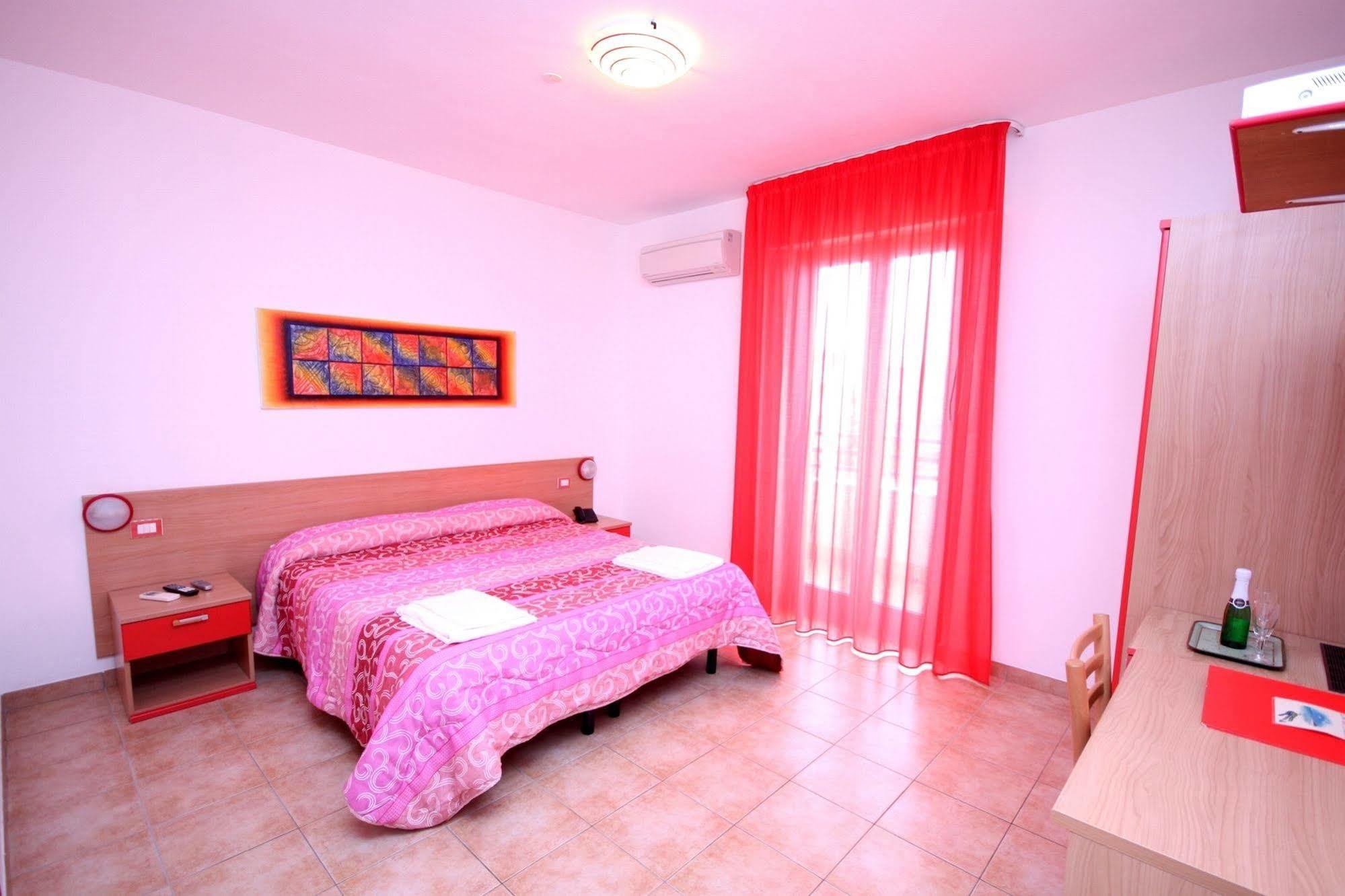 Hotel Alguer מראה חיצוני תמונה